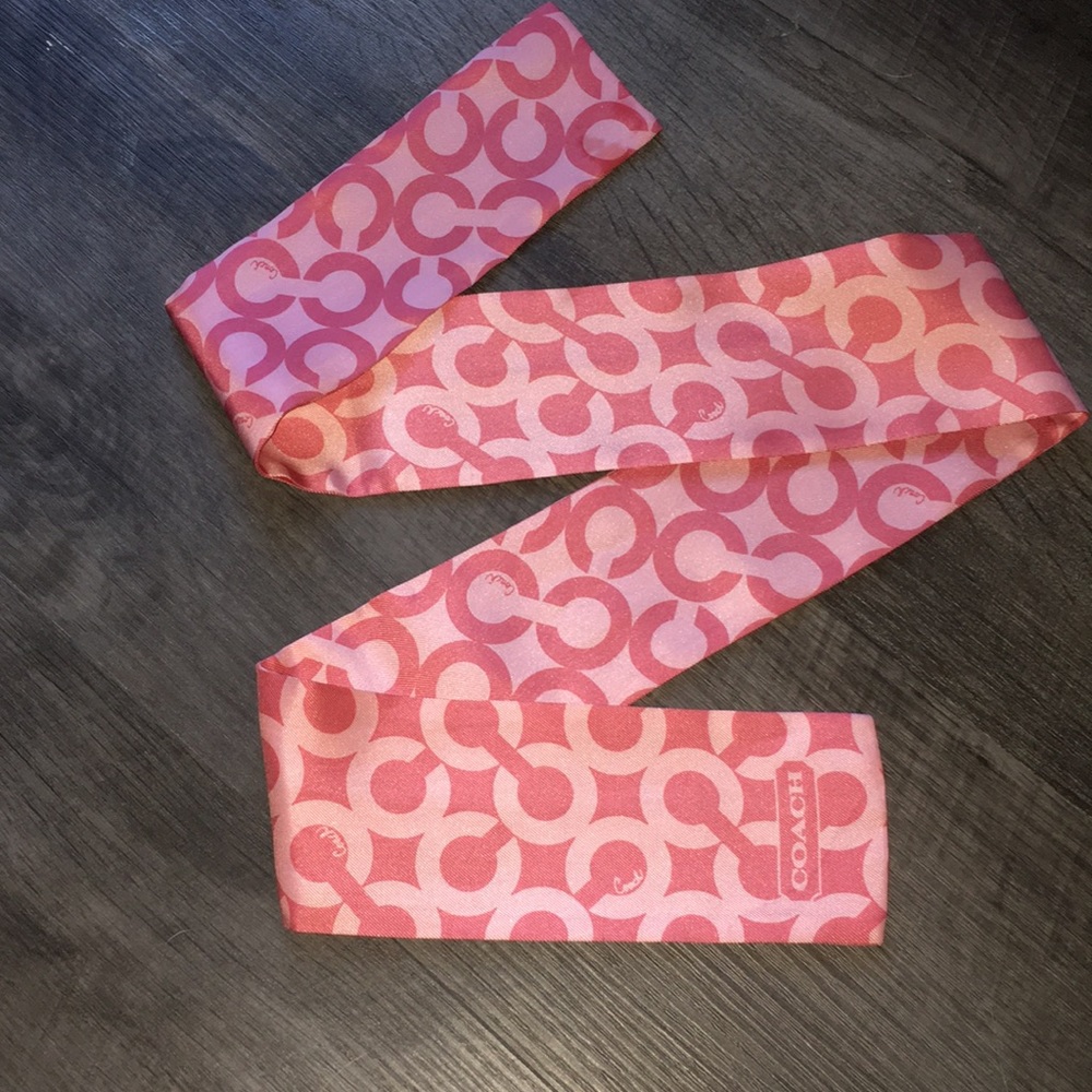 💯Auth COACH SILK scarf double print sig “C” pinks